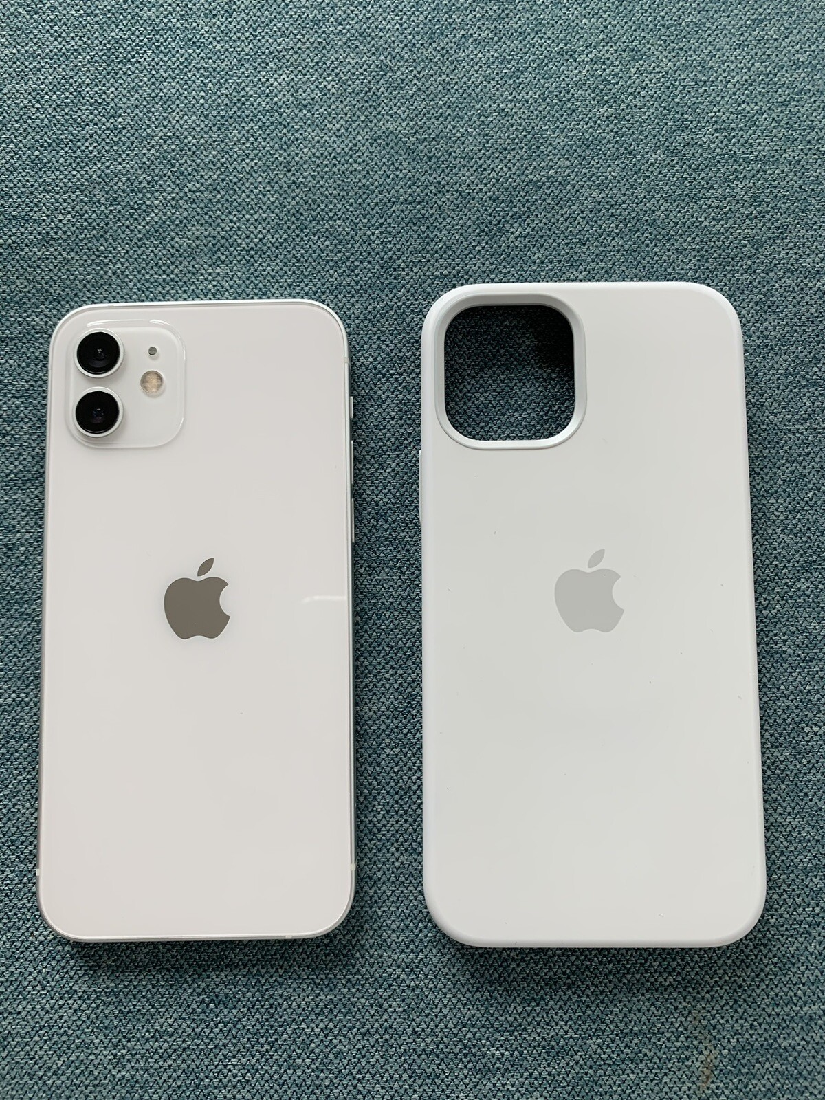 Apple iPhone 12 – 64 GB – White (Unlocked)