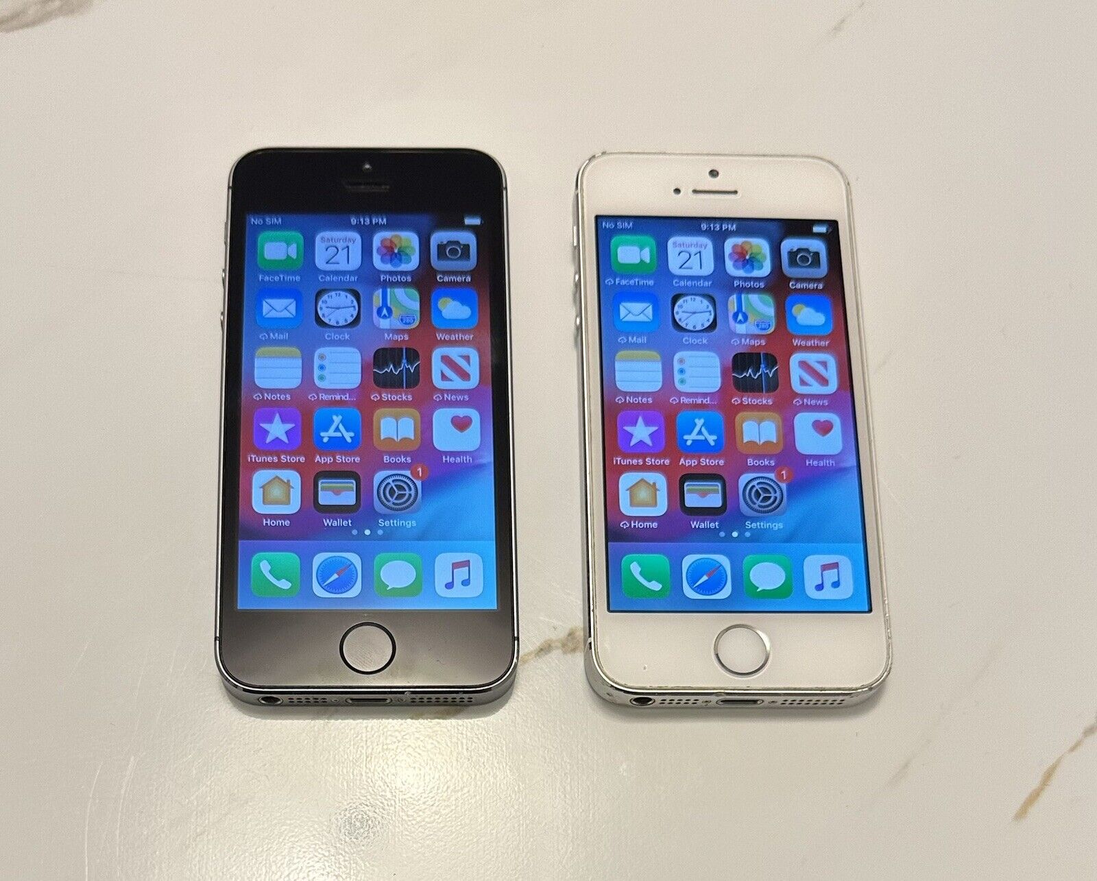 Apple iPhone 5s – 16GB, 32GB, 64GB – ALL COLORS Unlocked A1453