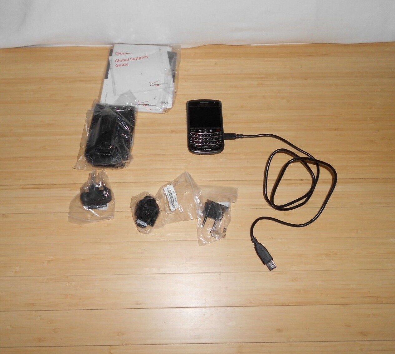 BlackBerry Tour 9630 Black Verizon Smartphone ACCESSORIES AND PHONE