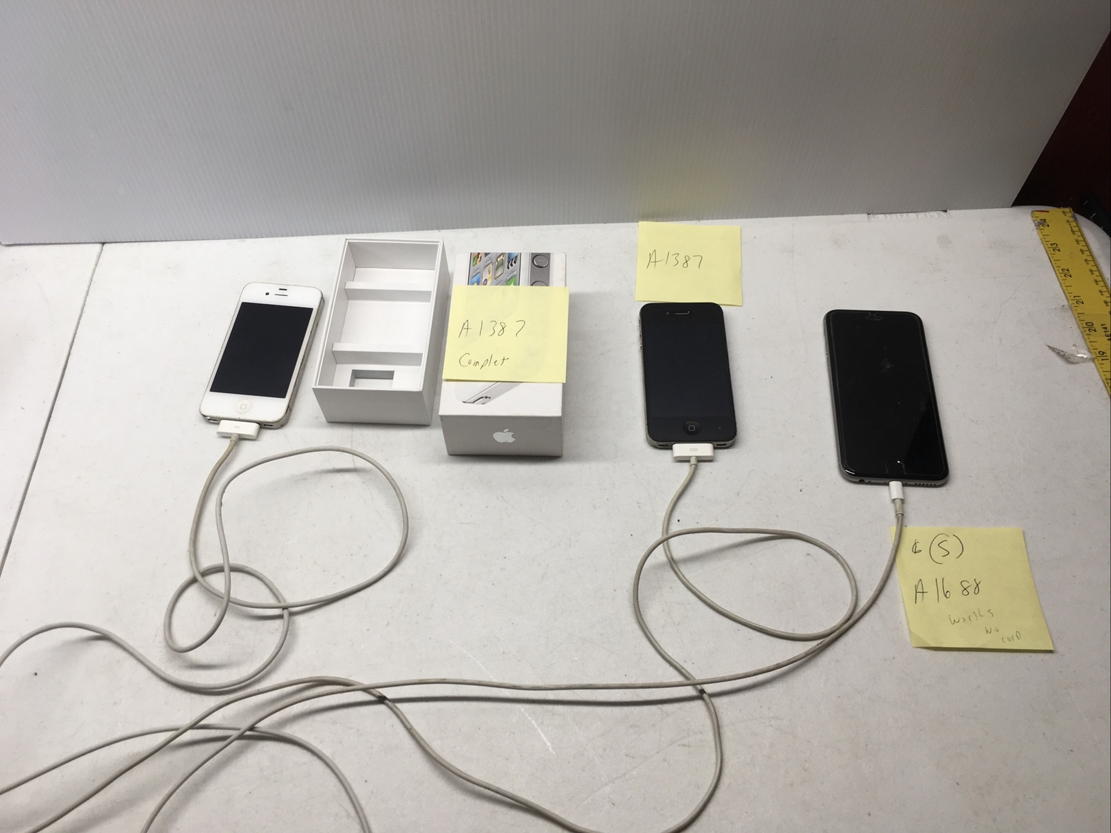 3 APPLE PHONE S 4S A1387 CORD BOX A1387 CORD A1688 NO CORD WHITE BLACK PHONES