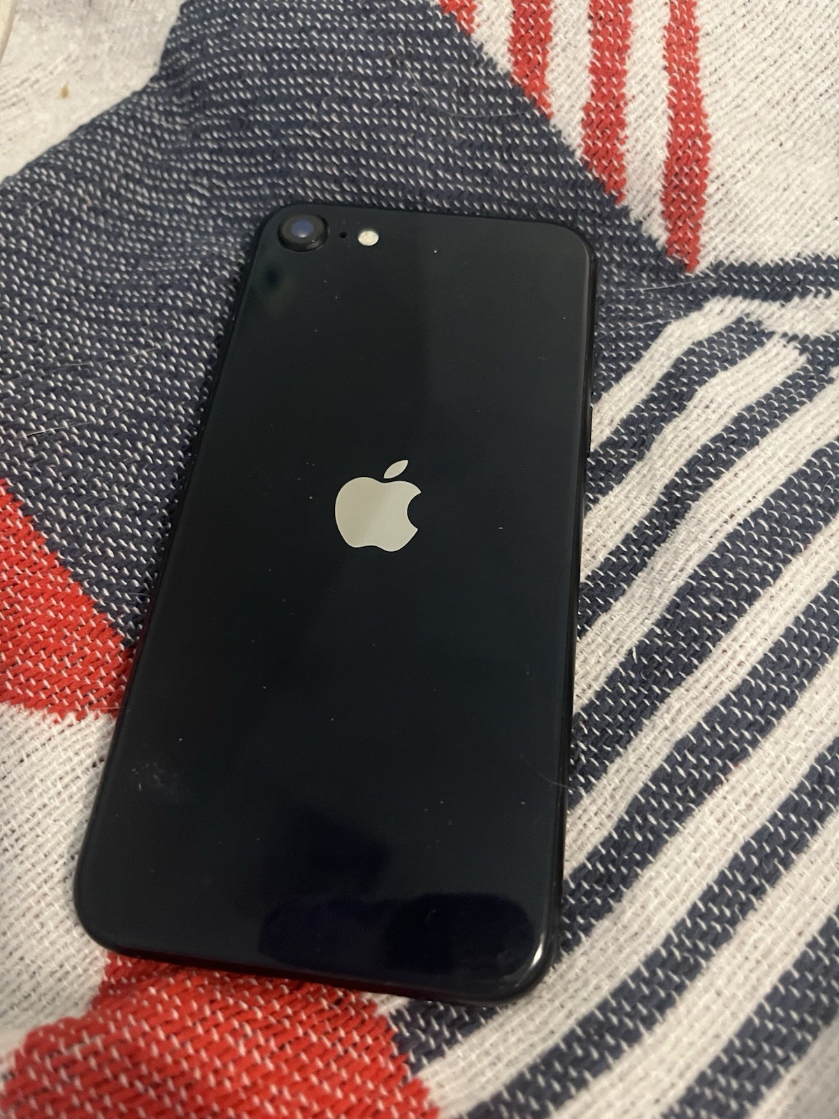 Apple iPhone SE (3rd Generation, 64GB, Midnight Black, Unlocked)