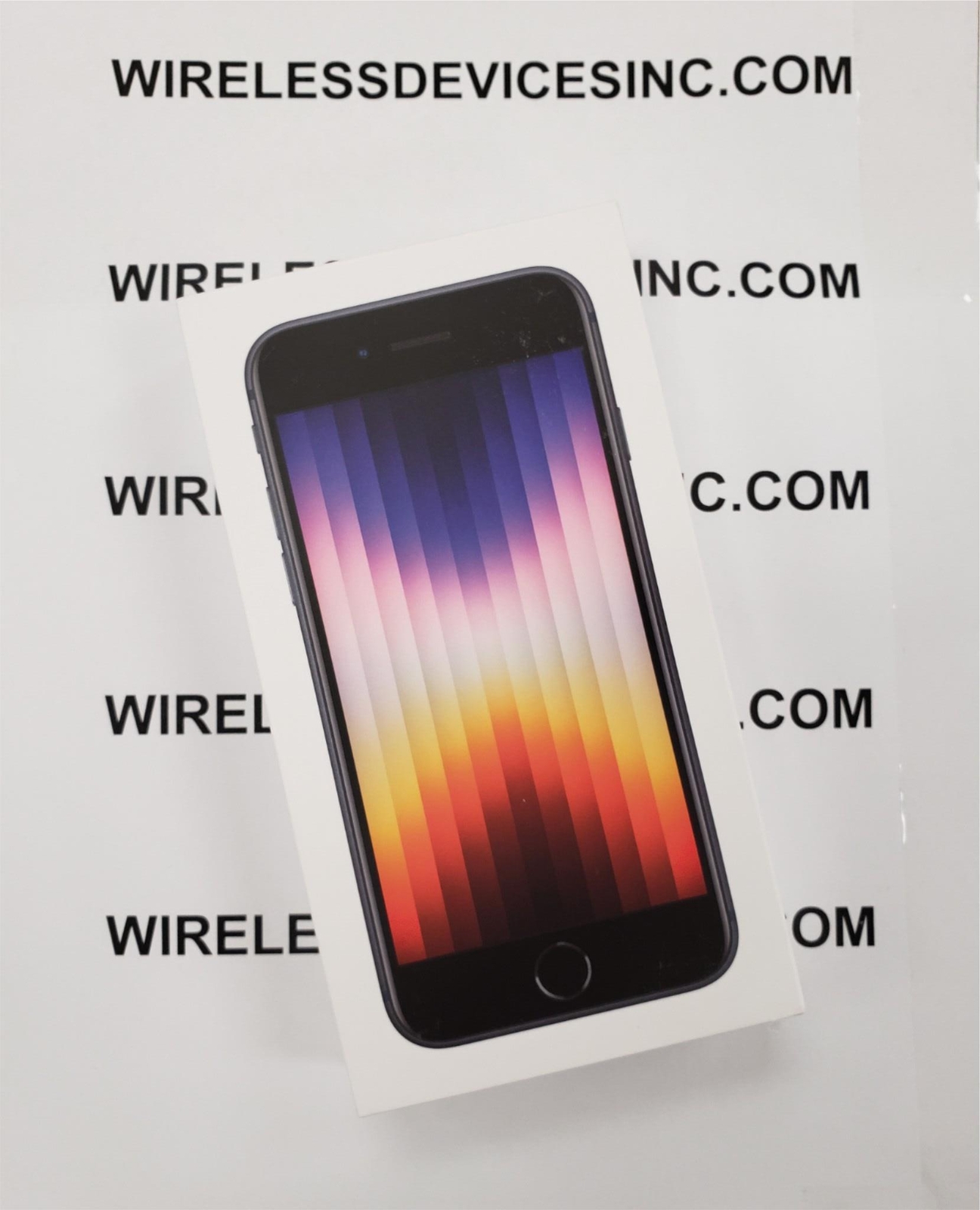 New sealed in Box Apple iPhone SE (2022) 64 GB Midnight for AT&T only