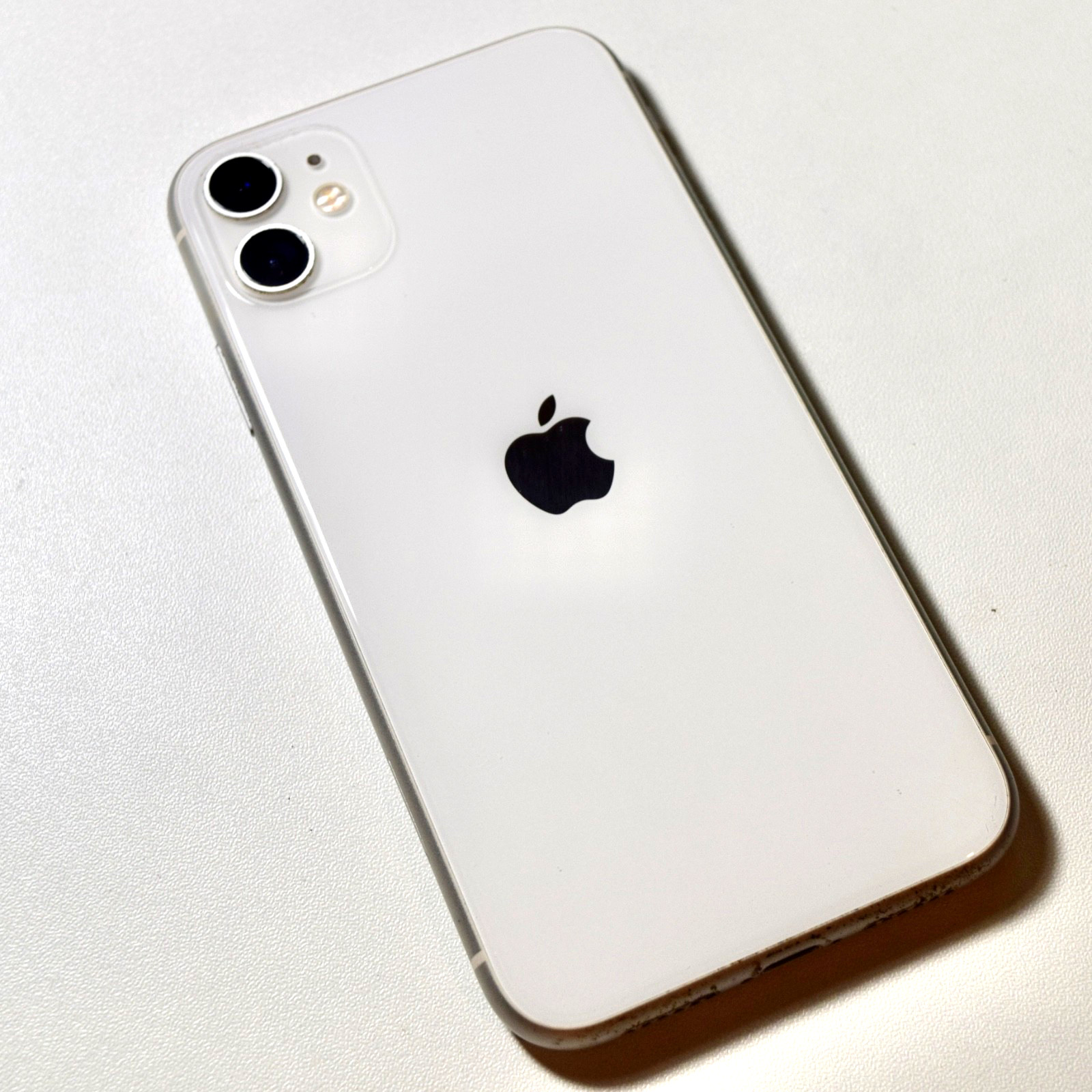 Apple iPhone 11 – 128 GB – White (Unlocked)