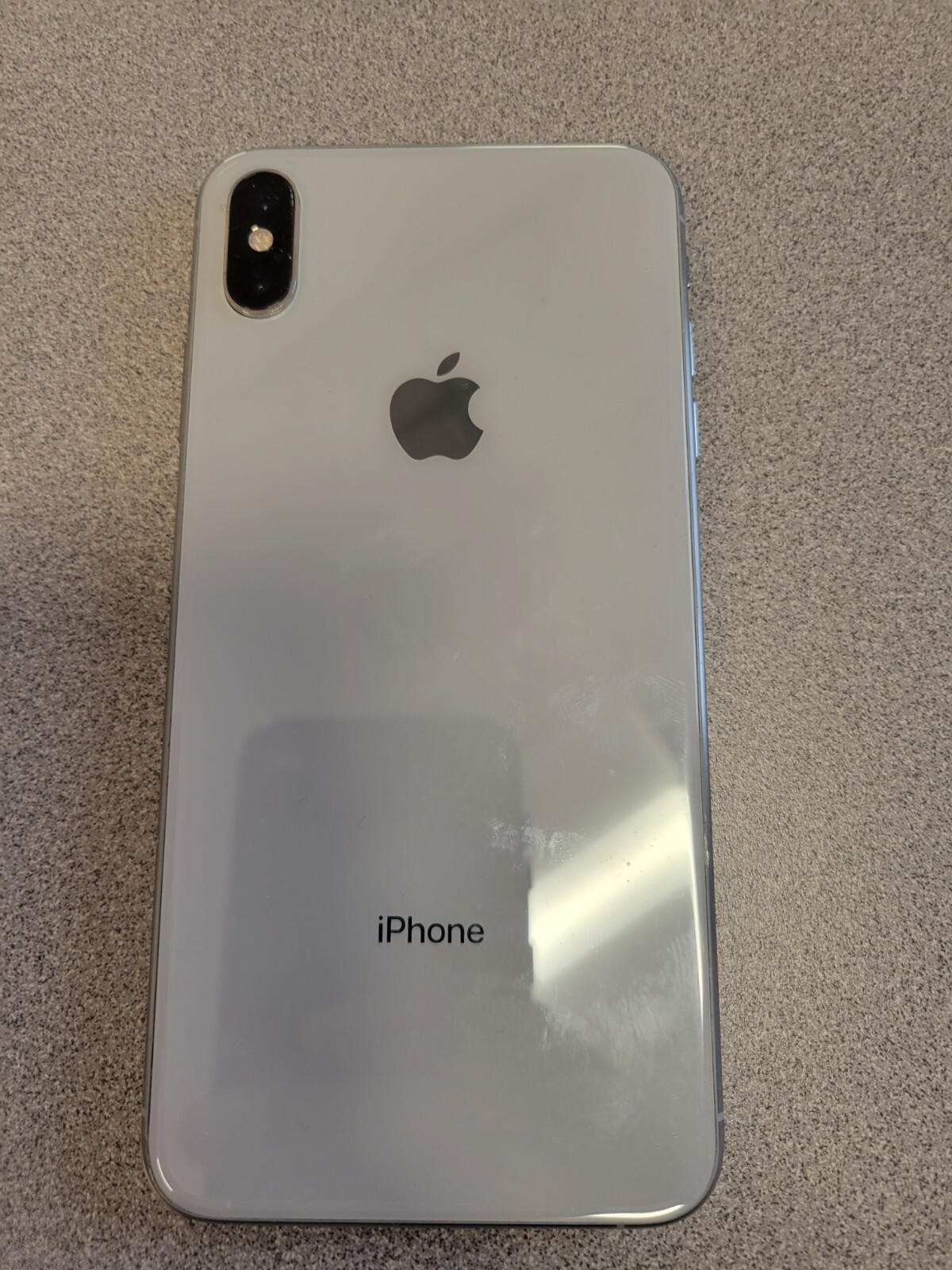 iphone 10 Xs Max used factory unlocked by Apple
