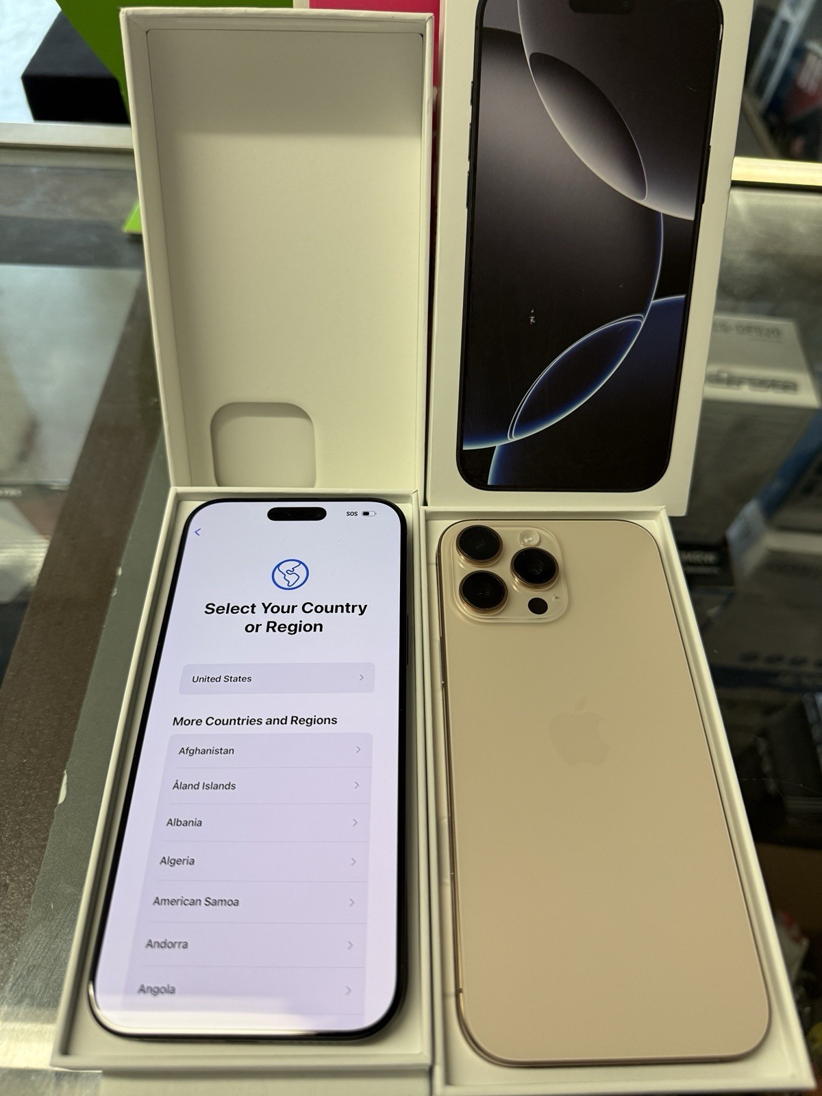 Apple iPhone 16 Pro Max 256GB Gold Gray Unlocked