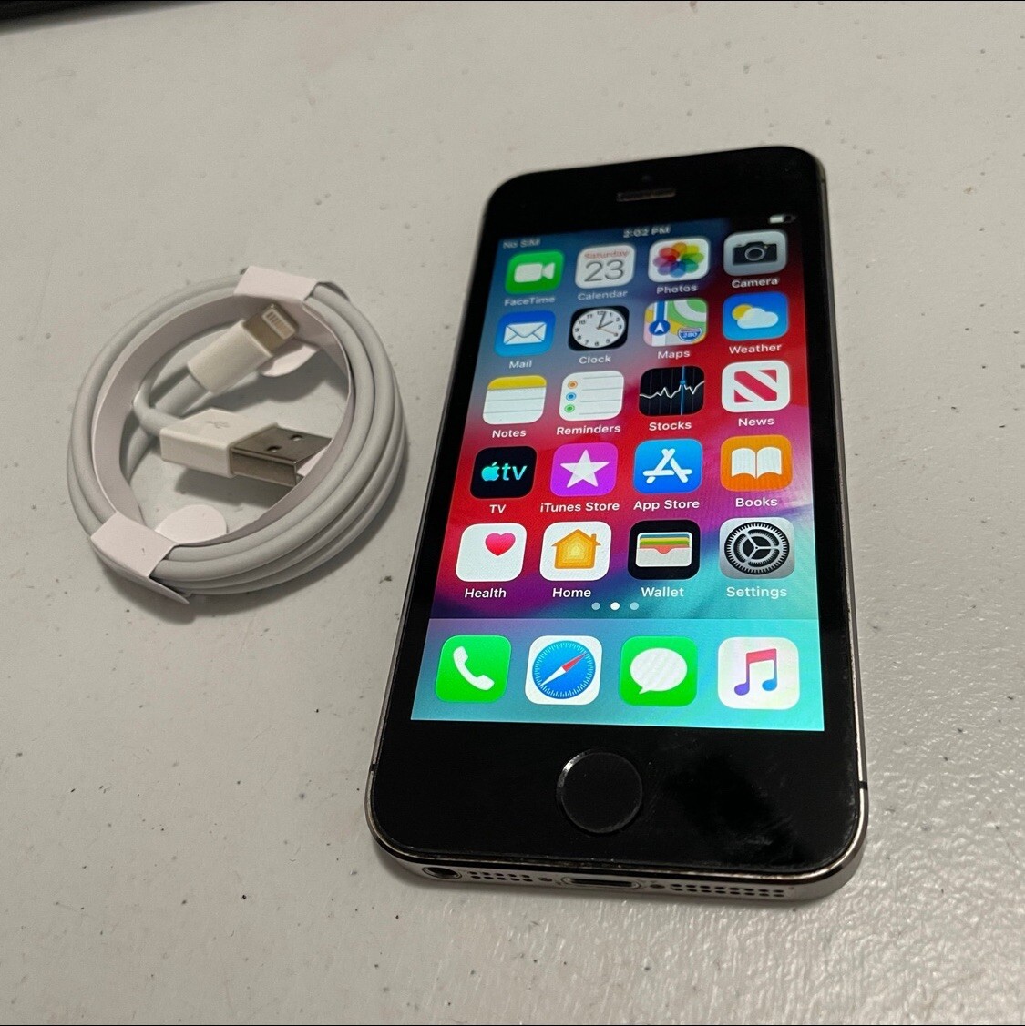 Apple iPhone 5S 16GB Unlocked (Grey) T-Mobile