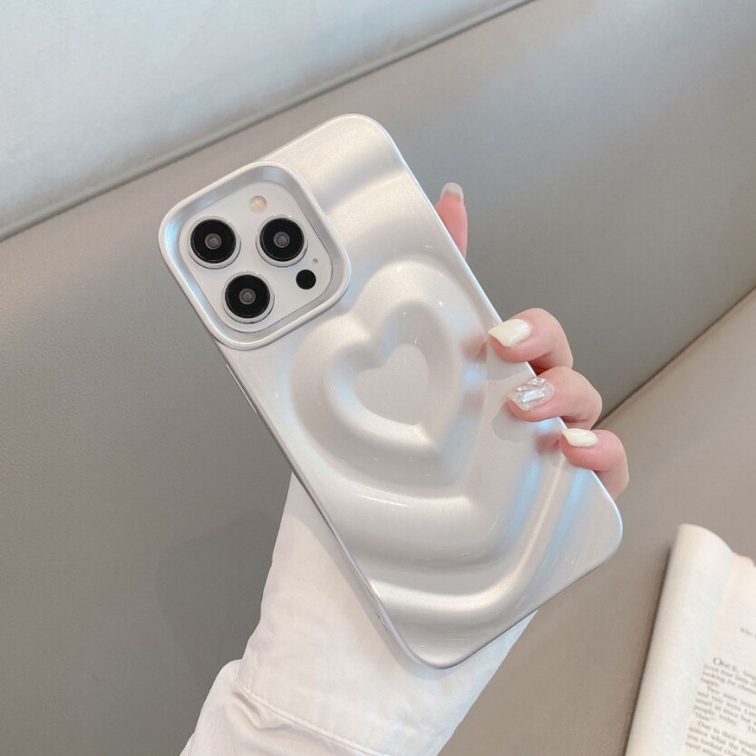 For iPhone 16 15 14 13 Pro heart-shaped wave pattern phone case ins pleated TPU