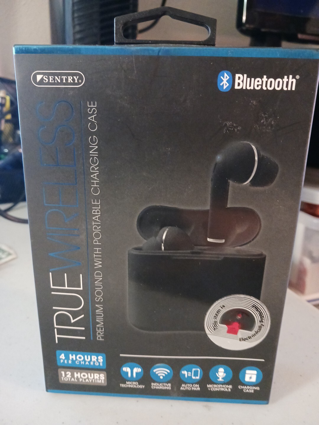 NEW IN BOX  Bluetooth Ear Buds
