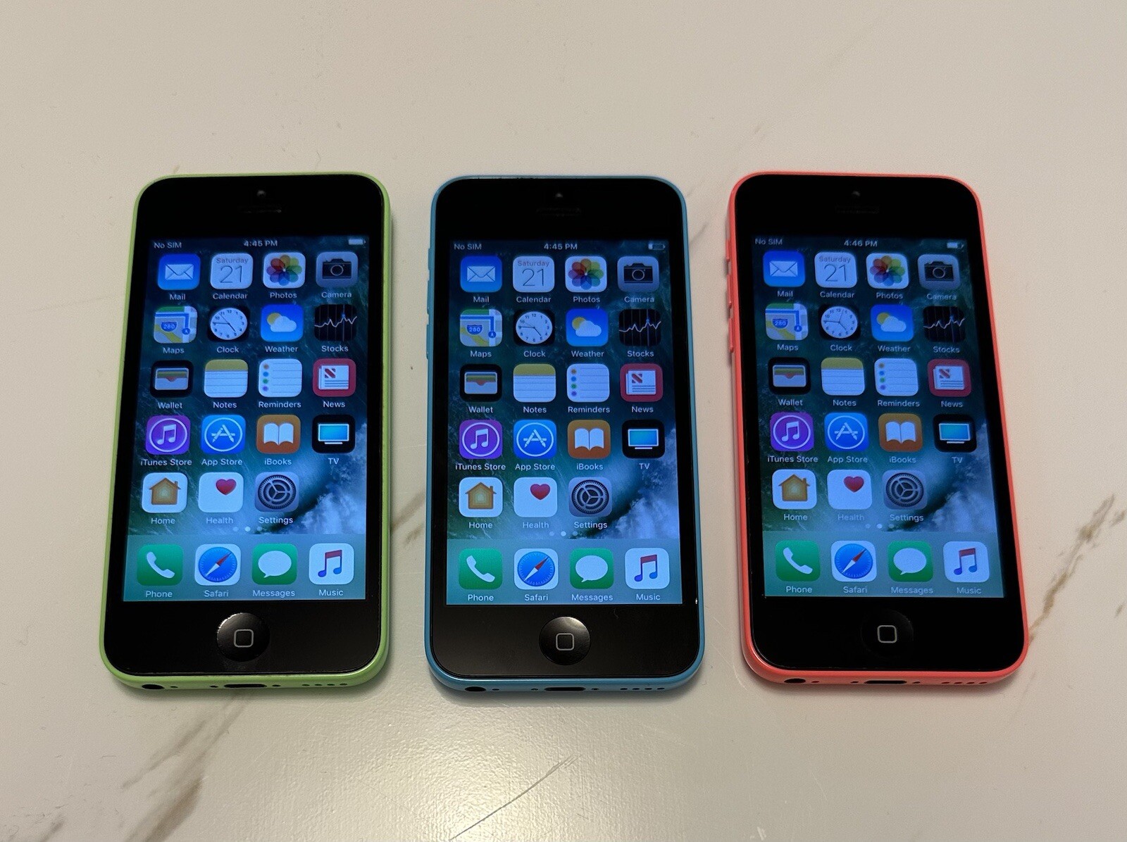 Apple iPhone 5c – 8GB, 16GB, 32GB – ALL COLORS Unlocked