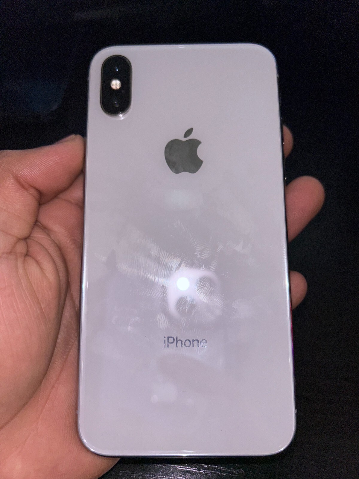 Apple iPhone X – 256GB – Sliver (Unlocked) A1865 (CDMA + GSM)