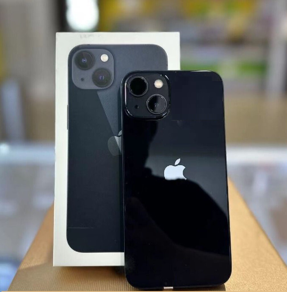 Apple iPhone 13 128GB Factory Unlocked (Midnight) Very Good – Grade B+