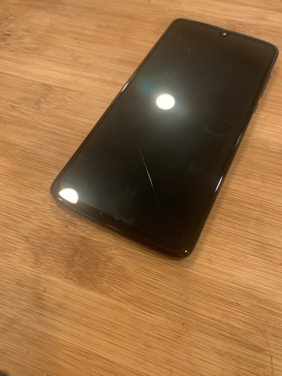 Motorola Moto Z4 XT1980-4 128GB Black Verizon – Android 10 – Used w/ Crack 2-1A