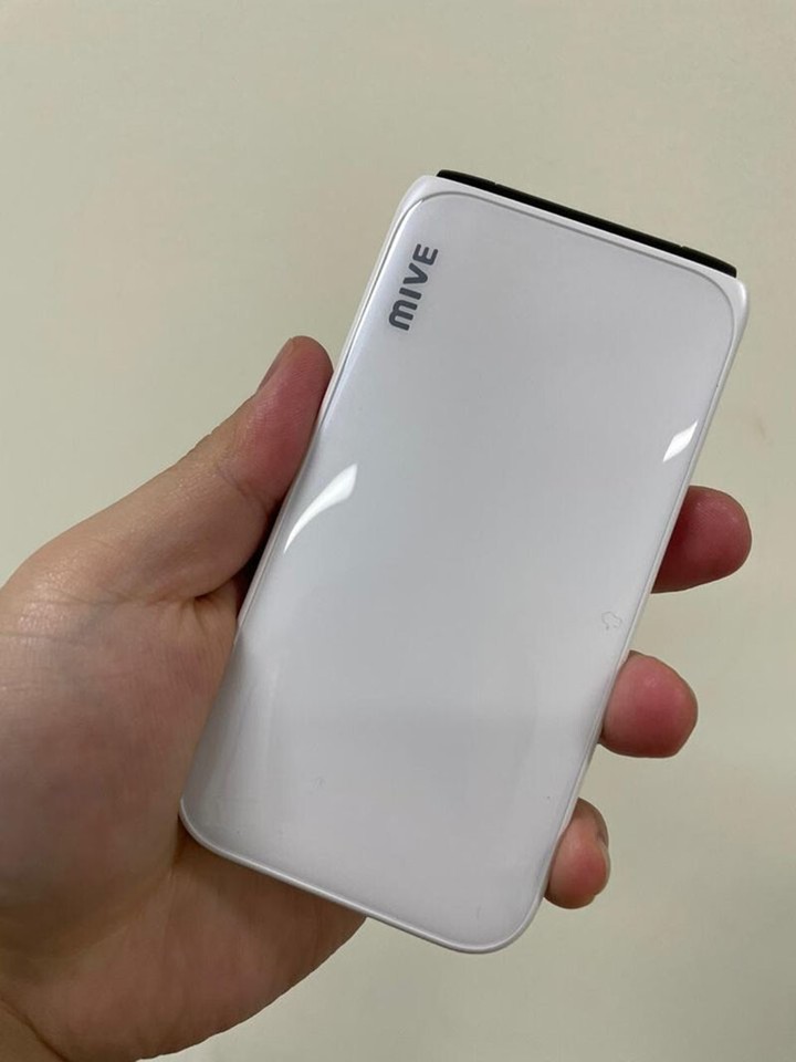 ALT MIVE Style Folder 32GB AT-M120 Unlocked Android LTE/3G – Black/White Google