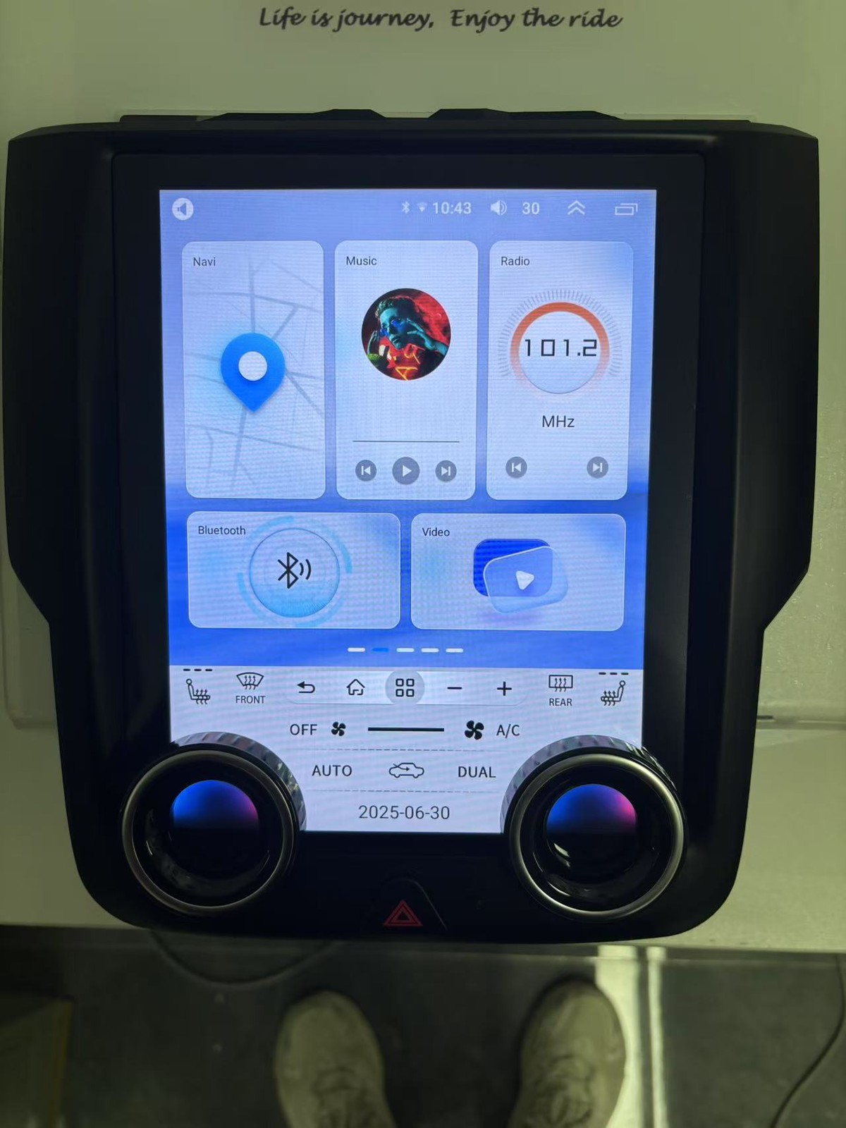 10.4″ For 2013-2018 Dodge RAM 1500 2500 3500 2+32G CarPlay Car Stereo Radio GPS