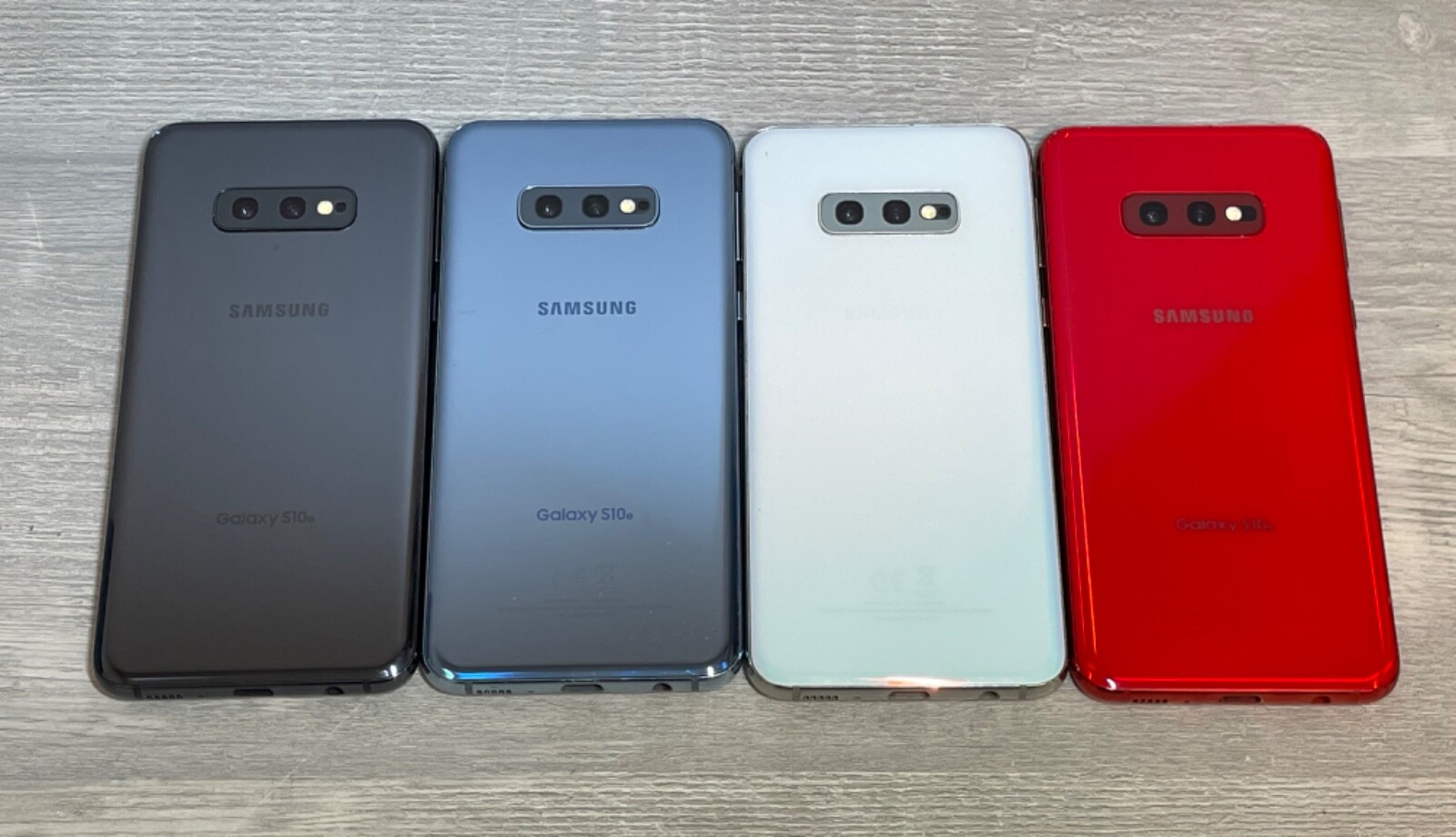 Samsung Galaxy S10e Prism Black White 128GB Unlocked Verizon Works Great!