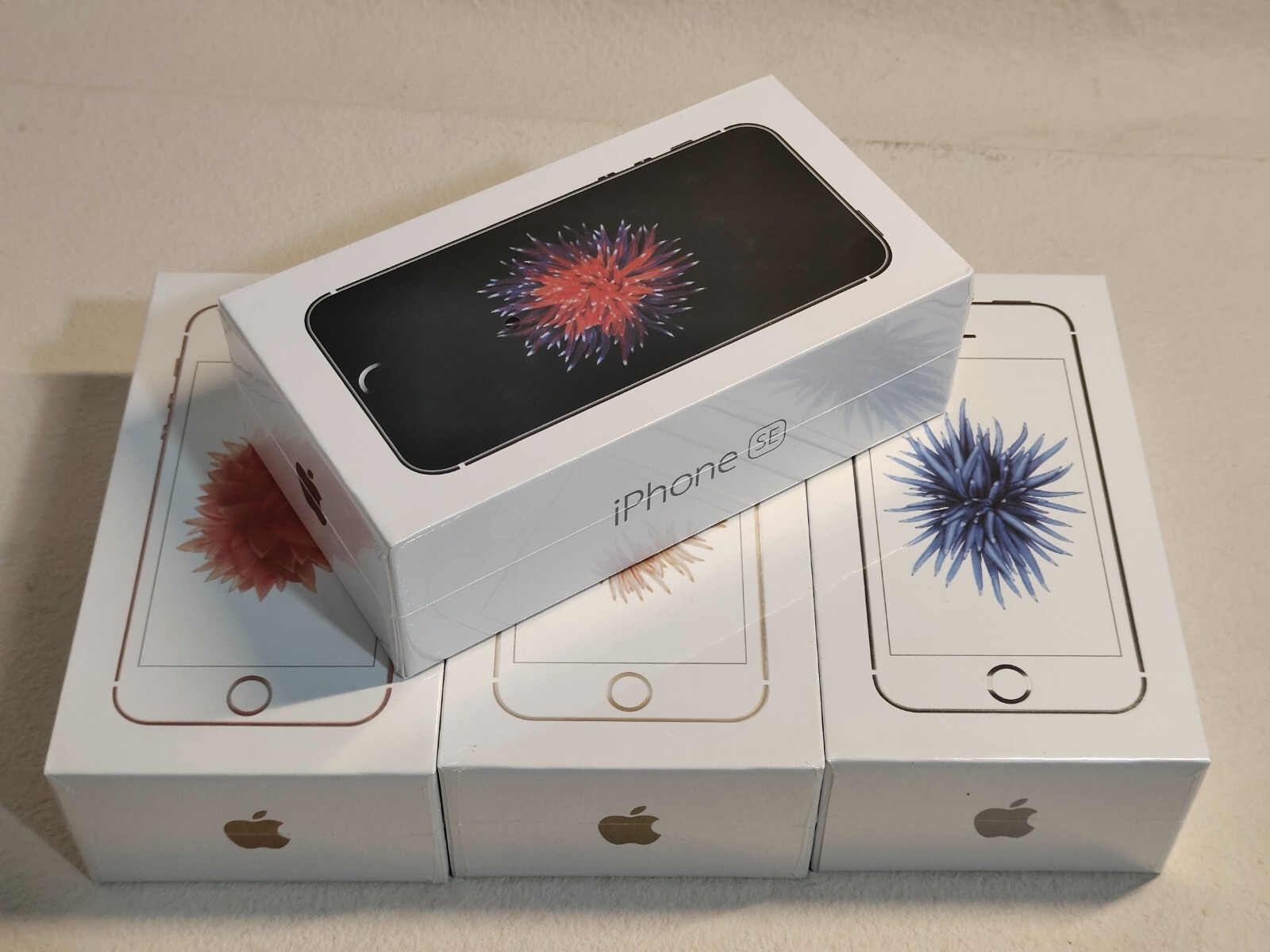 Apple iPhone SE 1st gen/SE 2nd gen 16/32/64/128/256GB Fully UNLOCKED All Colours