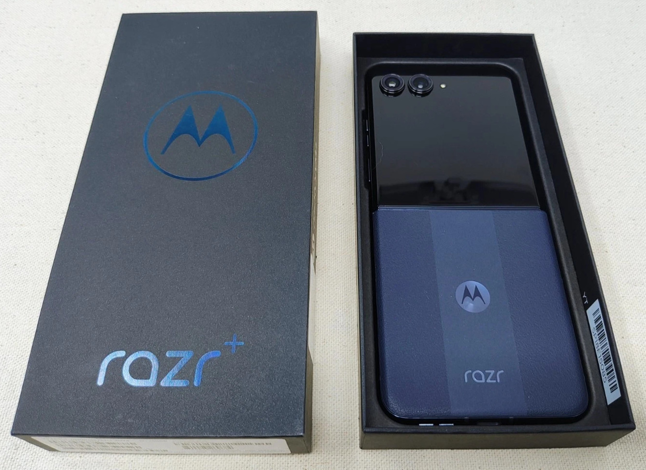 Motorola Razr + Plus 2024 – Unlocked – Midnight Blue – 256GB/12GB RAM