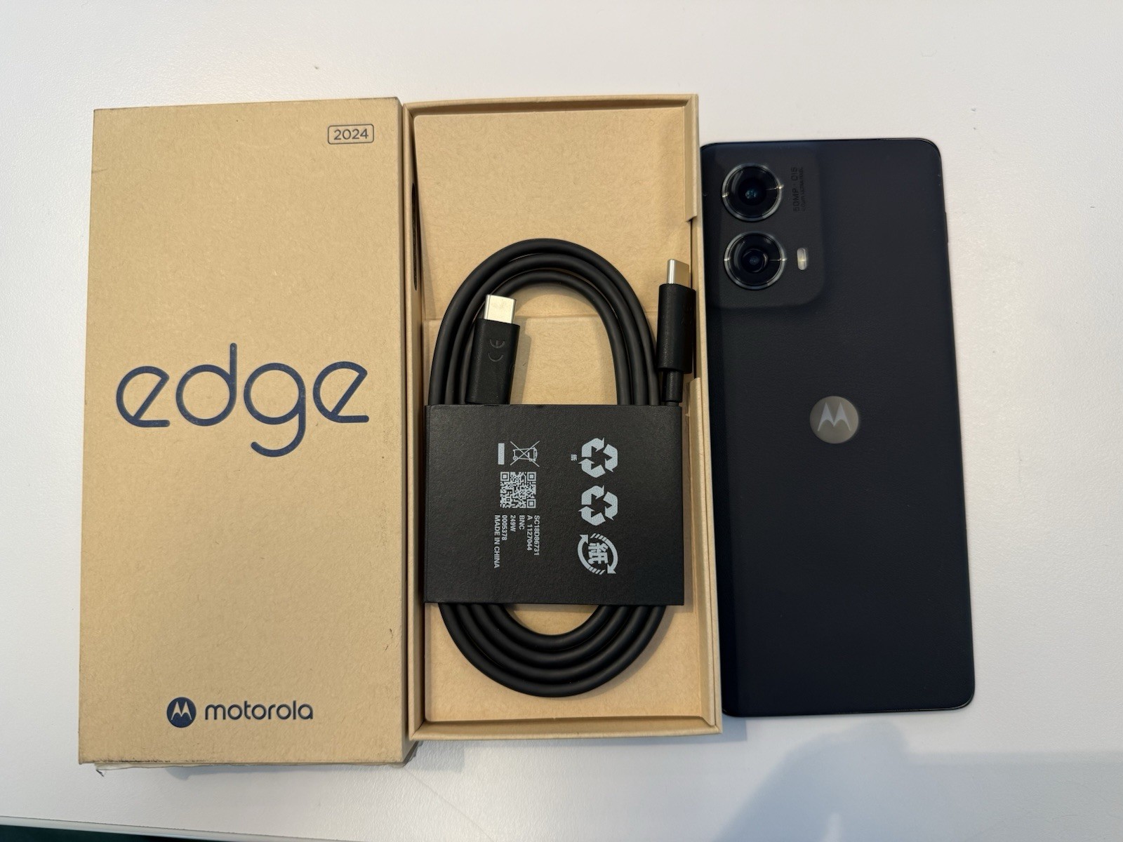 Motorola Edge 2024 256GB Black Unlocked New Open Box 8GB + 4GB RamBoost XT2405V