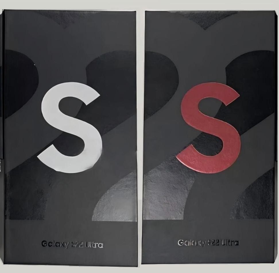 Brand New & Sealed Samsung Galaxy S22 Ultra 5G 128GB Factory Unlocked Smartphone