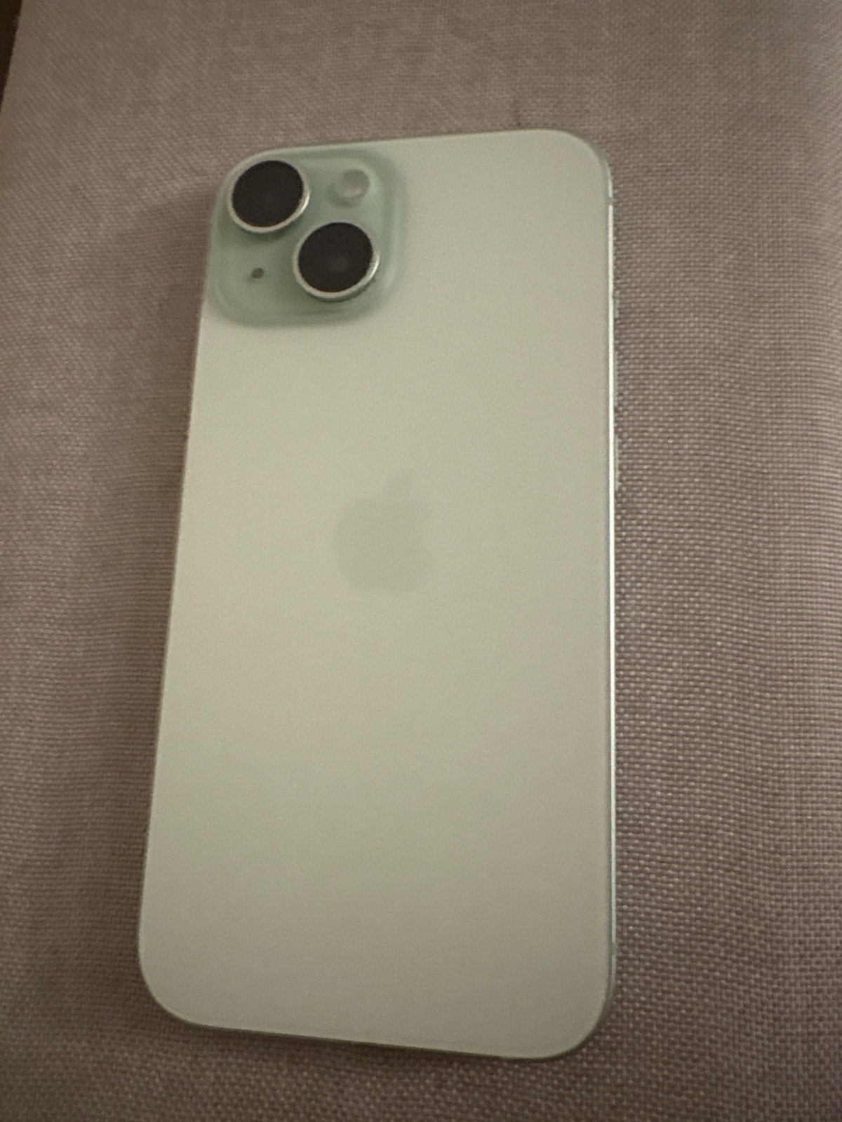 Apple iPhone 15 – 128 GB – Green (AT&T)