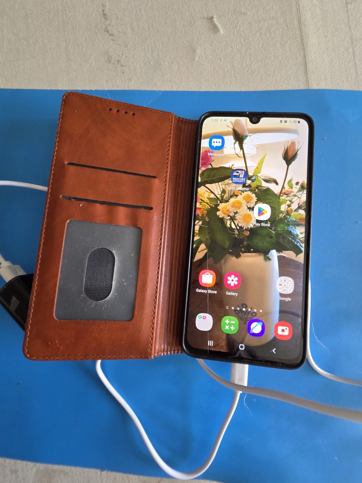 Samsung Galaxy A70 128 GB Silver (Must See Seller Description)