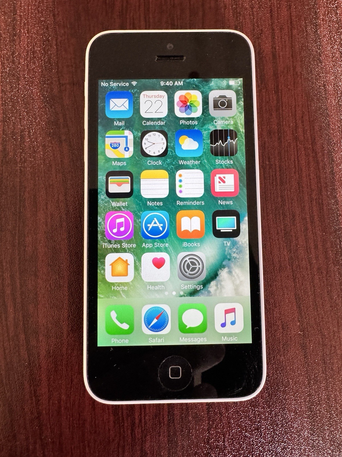 Apple iPhone 5c (16 GB), White, Unlocked, Factory Reset, Great Cond