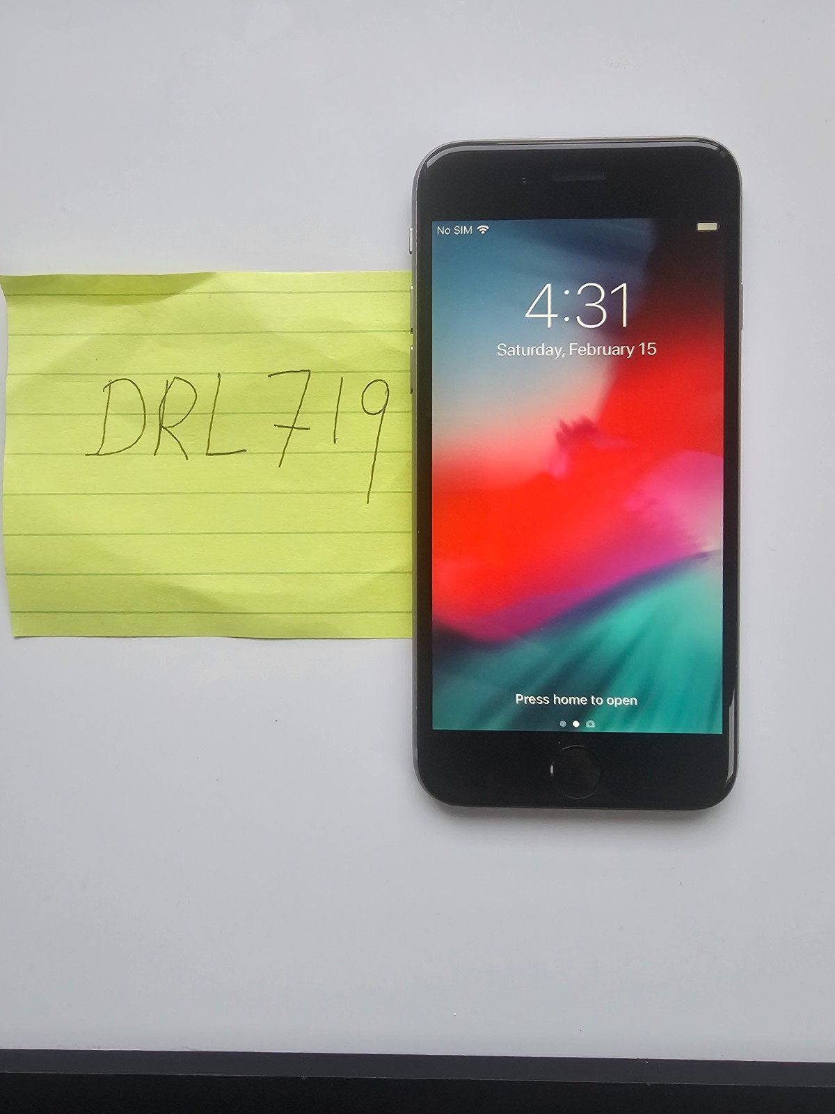 Apple iPhone 6 – 16 GB – Space Gray (Unlocked)