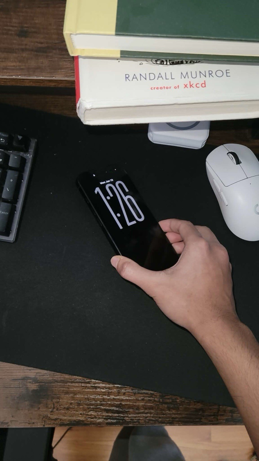 Apple iPhone 16 PRO 256GB Black Titanium, Model MYMG3LL/A