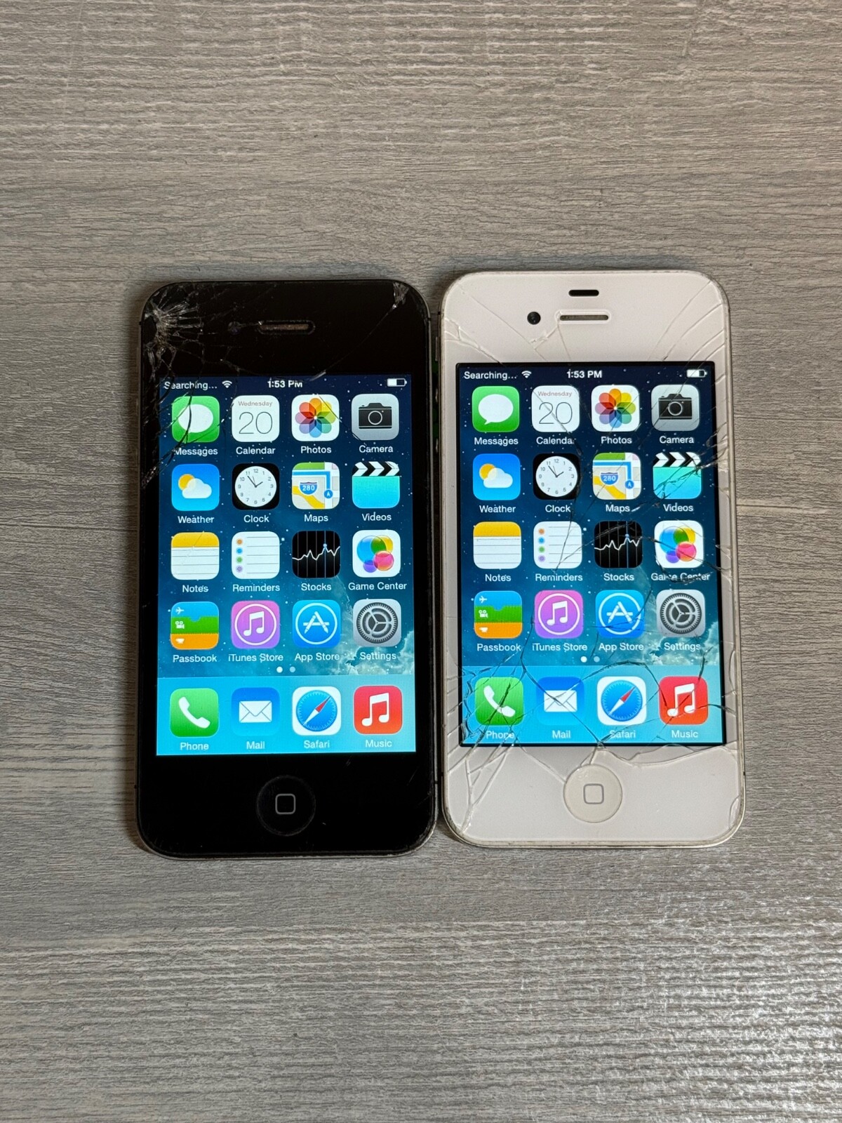 Apple iPhone 4 – 8GB 16GB 32GB – Unlocked AT&T Verizon – Cracked