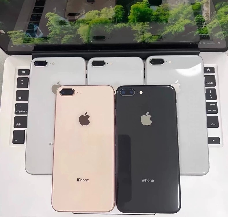 Apple iPhone 8 8 Plus – 64GB/256 GB –   (Unlocked) All colors  Excellent