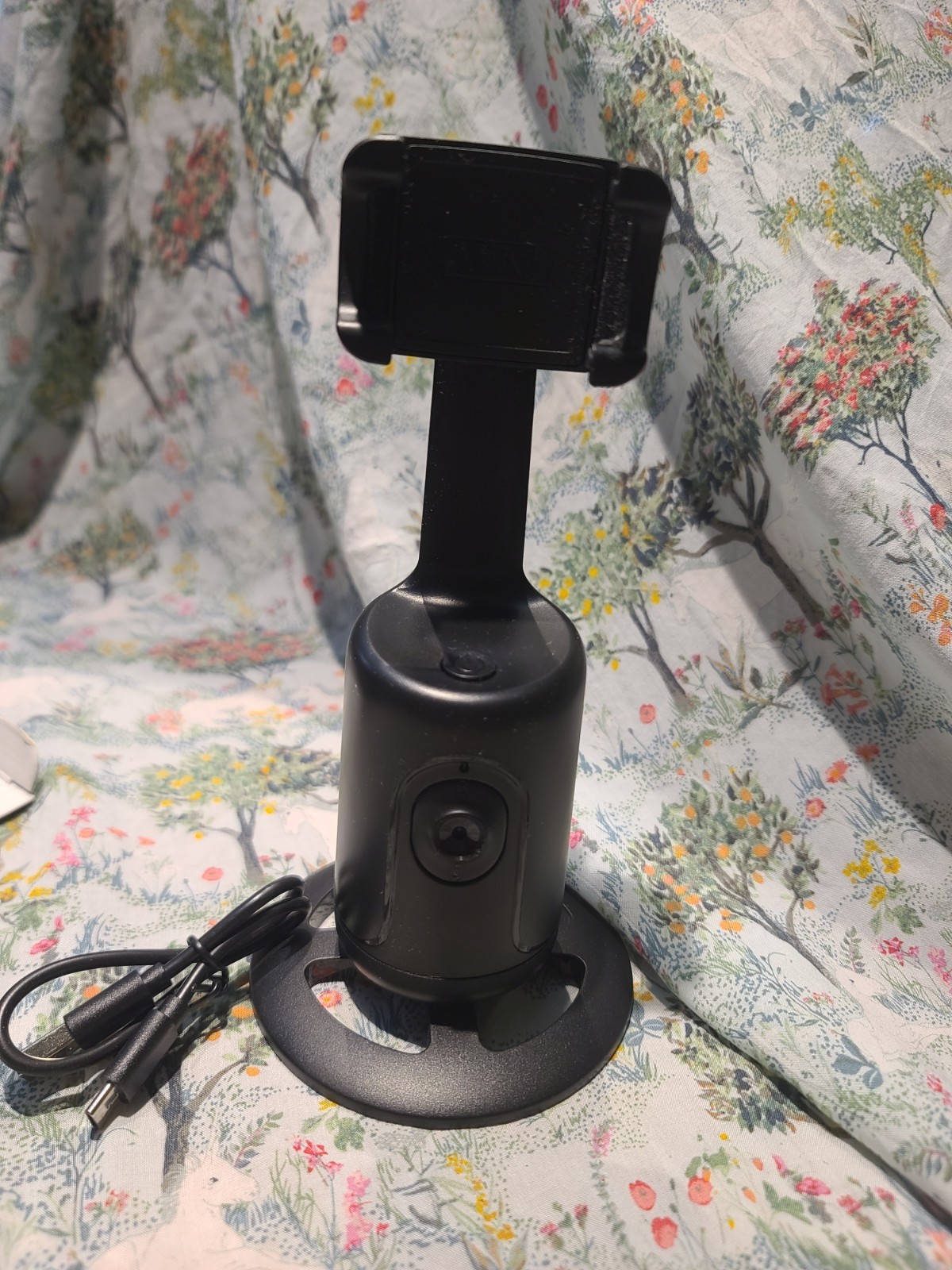 Magic Snapshot PO1 Auto Face Tracking 360 Degrees Rotating Selfie Stick Gimbal