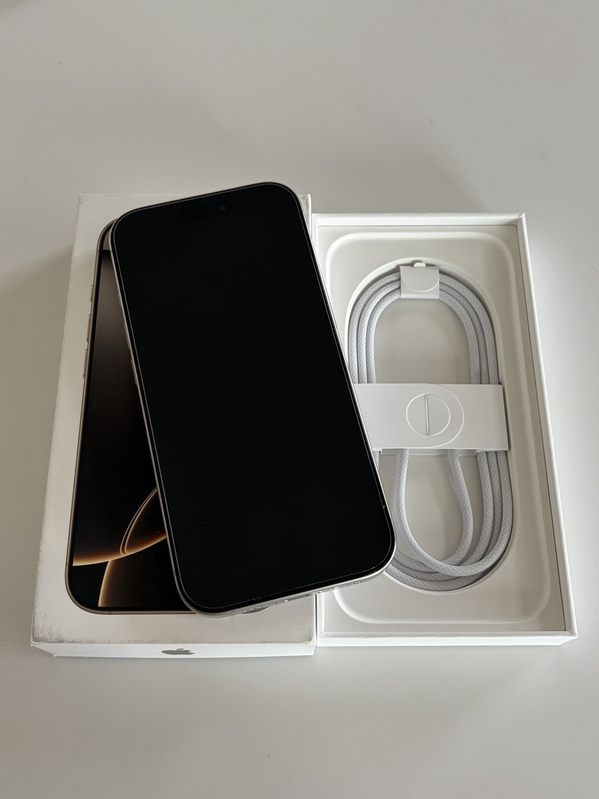 Open Box Apple iPhone 16 Pro 256GB Natural Titanium (Locked To Verizon)