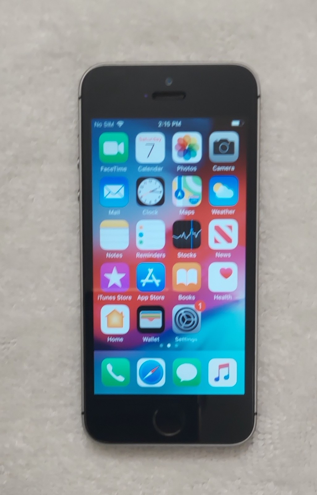 Apple iPhone 5s 16GB, Touch ID, Factory Unlocked, Space Gray, 8MP