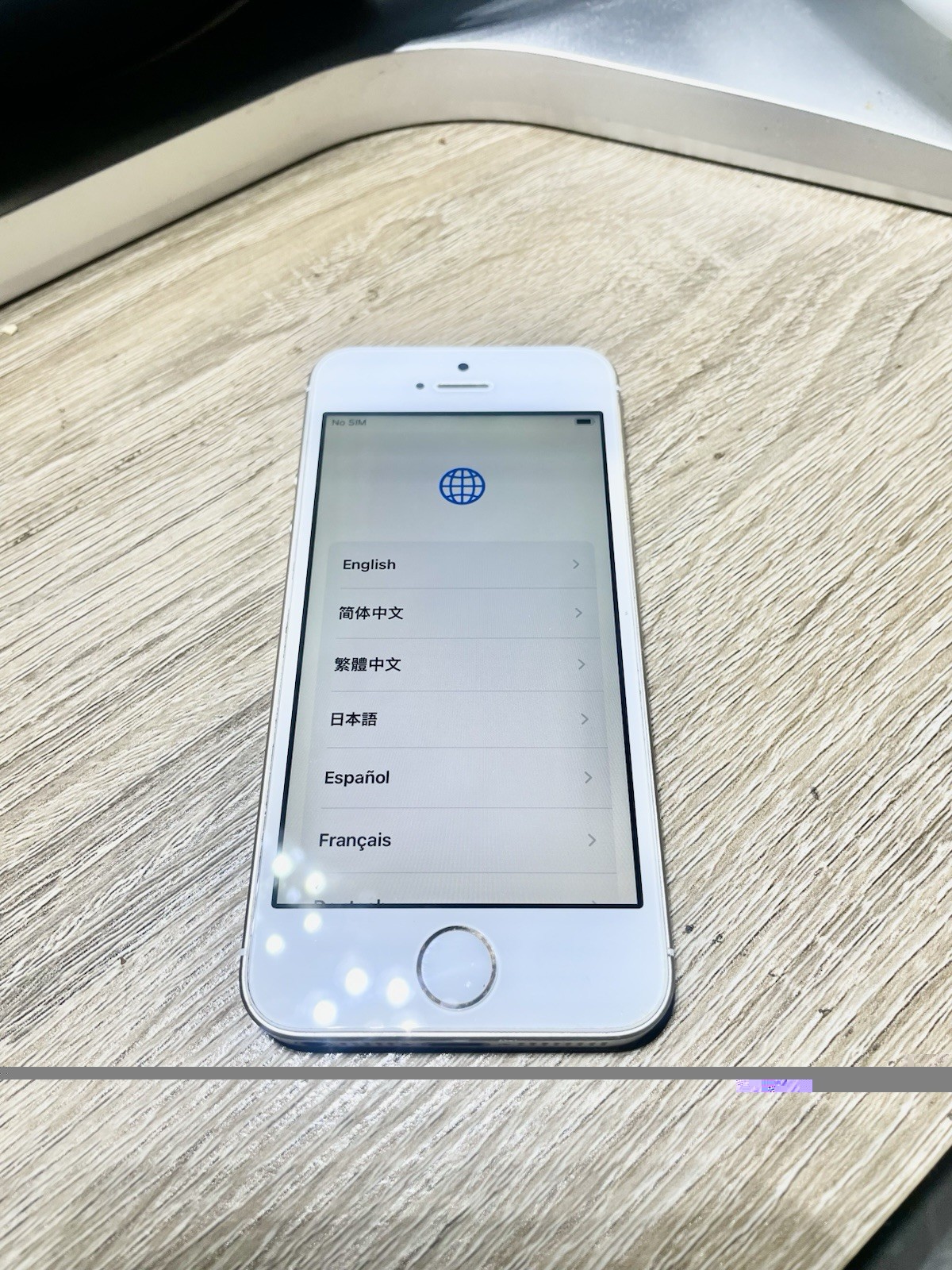 Apple iPhone SE (1st Generation) Unlocked, Gold, Grade A Clean