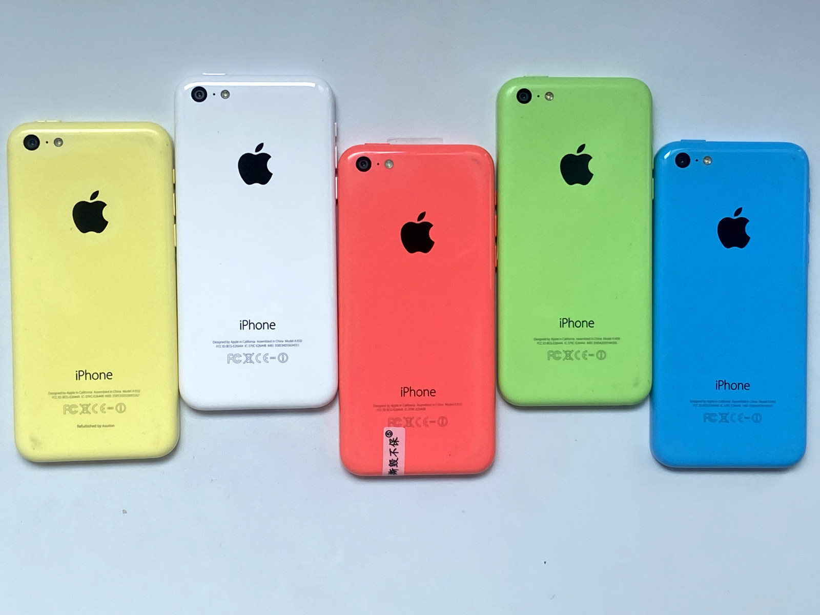 90% N ew  Apple iphone 5C 8GB,16GB,32GB,Factory unlocked usedphone