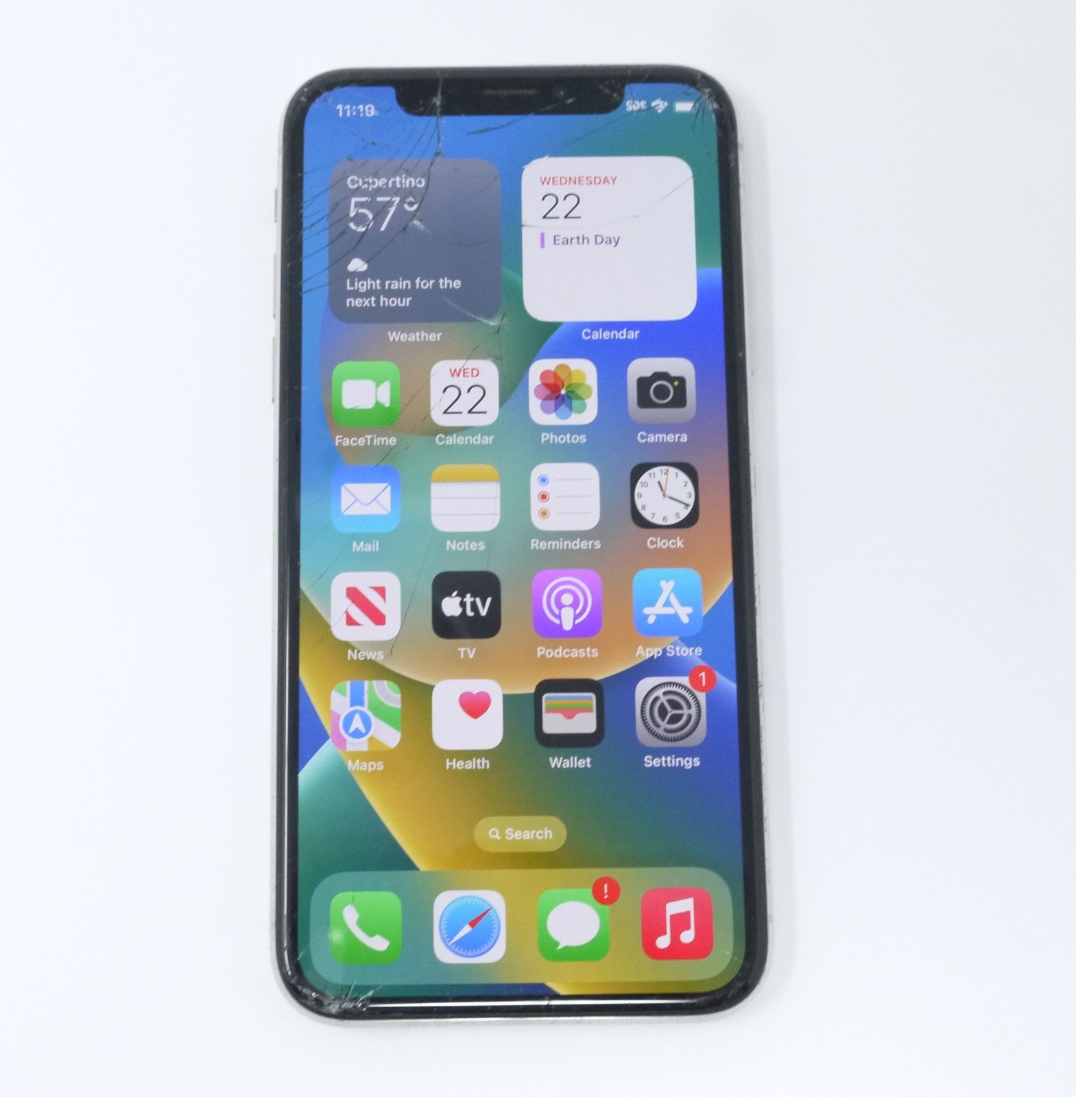 Apple iPhone X 5.8″ 256GB Space Gray Unlocked Smartphone – Working but Cracked