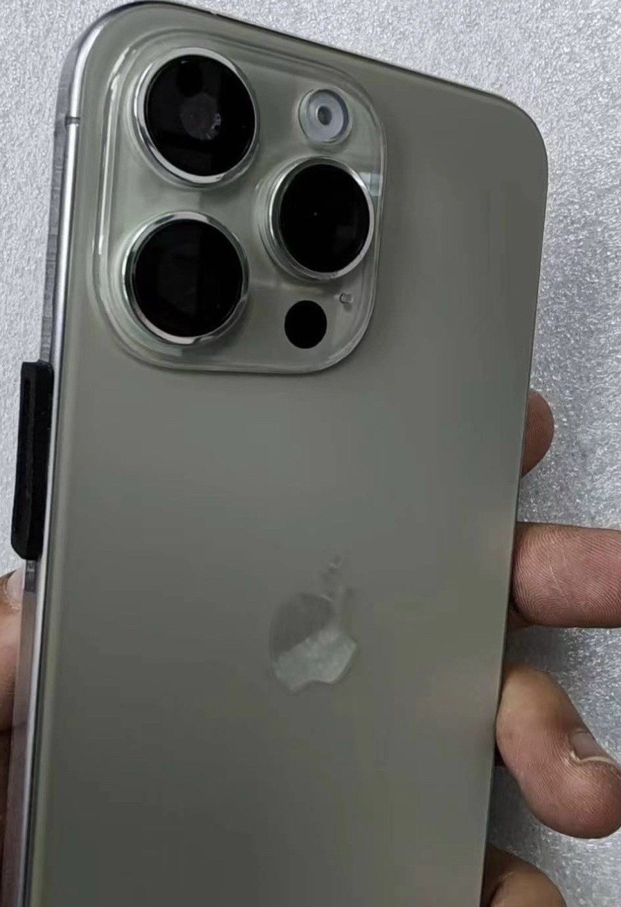 Brand New Apple iPhone 15 Pro Max Silver