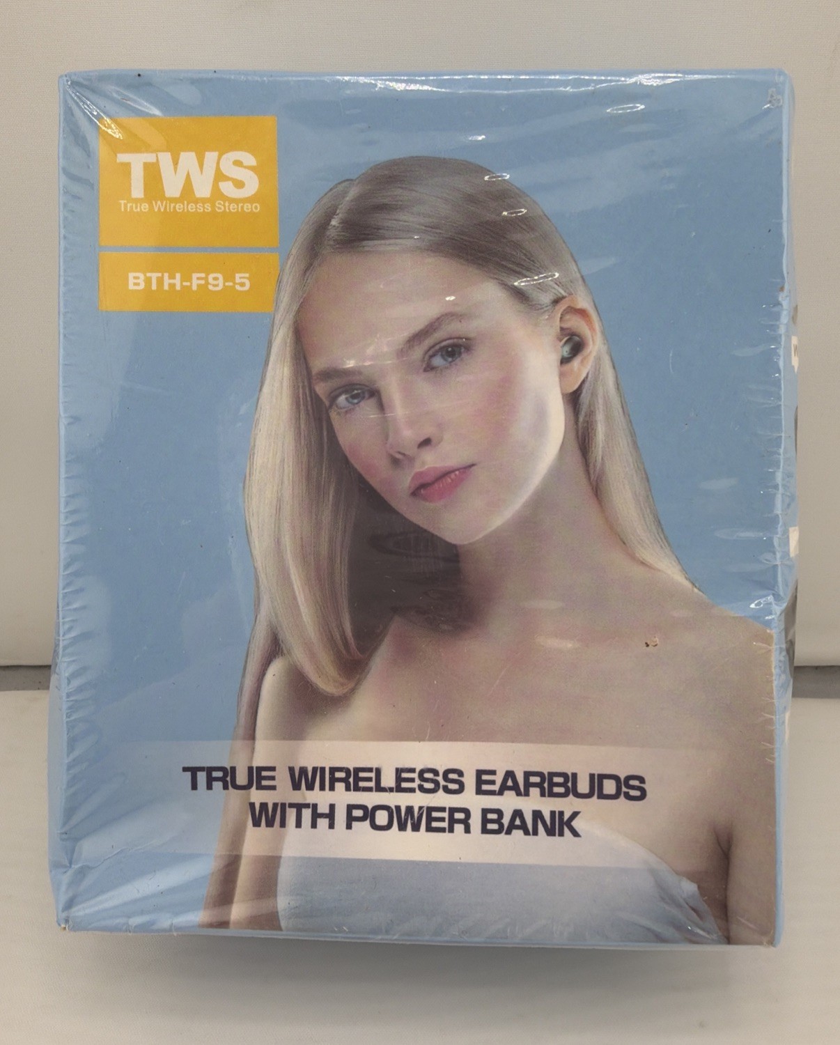 Wireless Earbuds For Smartphone Tablets Or Pcs. New