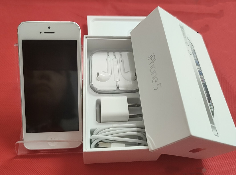 Original Apple iPhone 5 16GB 32GB Black White (Unlocked) IOS10 Smartphone