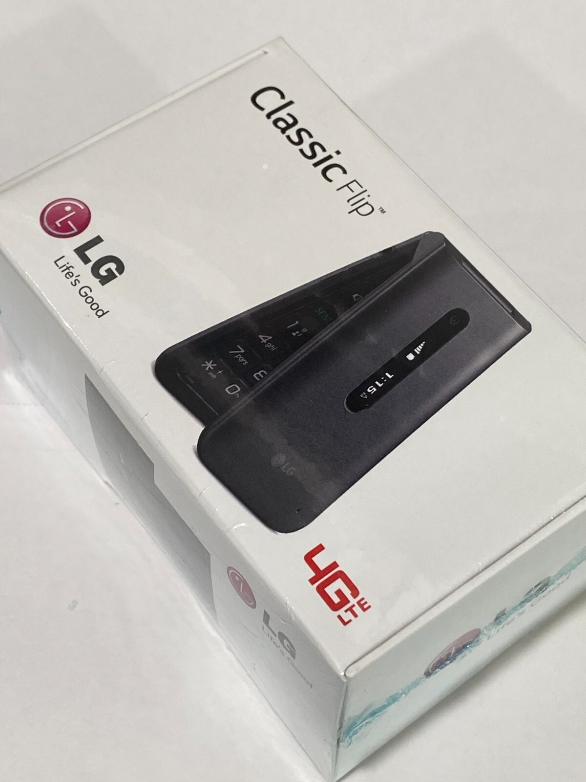 LG Classic Flip L125DL TracFone Unlocked GSM CDMA 8G VoLTE Camera Flip Phone NEW