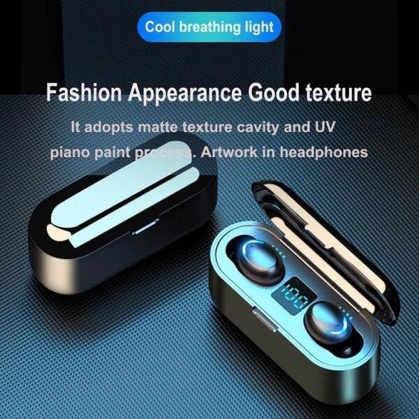 New High Quality Bluetooth Earbuds w Digital Display Power Charger Case