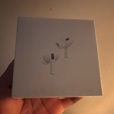 White Wireless Bluetooth In-Ear Earbuds